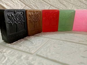 10 Organic Fruit Soaps @Rs500
