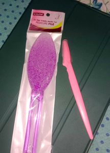 Combo Pack Of Foot Scruber And Face Razor 💗