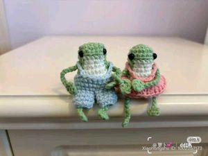 Crochet Frog Couple