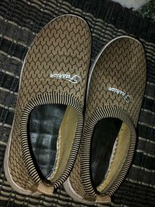 Women&#39;s Canvas Walking Shoes