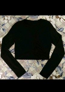 Black Cut Out Long Sleeve Crop Top