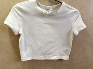 H&amp;M Cropped T Shirt