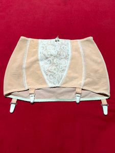 Vintage Style Nude Lace Garter Belt