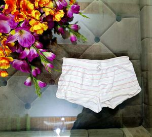 Off White Shorts Penty