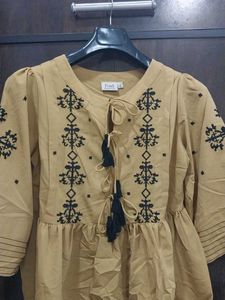PlusS Mustard Top