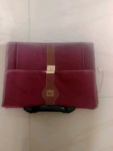 Maroon Handbag,with locked key,u only open