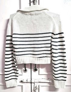 off white pretty sweater 🤌🏼