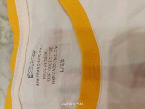 T-shirt Levis