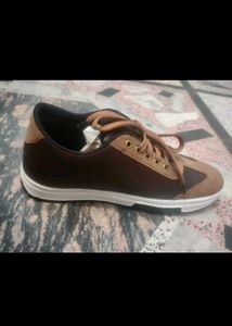 Onitsuka Tiger shoes 👟 SIZE 9 UK   Brown and Whit