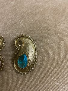 STUNNING GOLDEN EARRINGS