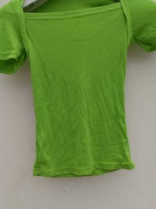 Trendy Ribbed Top.