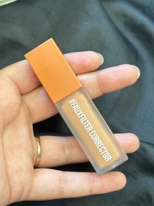 Huda beauty peach corrector