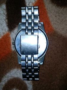 Stylish Silver Wristwatch