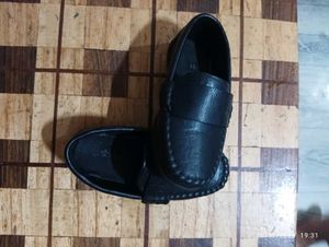 Light weight Black Loafers, Cutewalk brand
