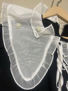 Detachable Ruffle Collar