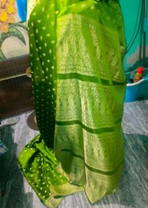 New Mehendi Colour Banarasee Silk Saree, Double-sided Saree That Can Be Wore Both Sides Without Getting Noticed