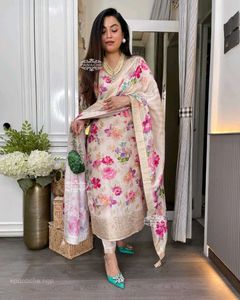 Floral Kurta Set beautiful article
