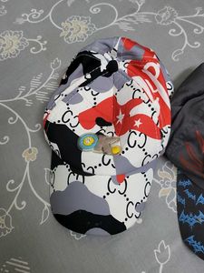 Caps
