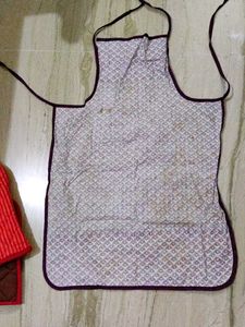 Apron with Oven Mitts