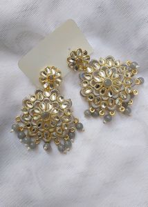 PASTEL GREY KUNDAN &amp; PEARLS DANGLER 🎀