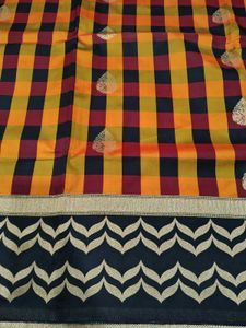 New Checkered Saree with Leaf Motifs