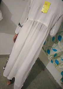 White Embroidered Kurta