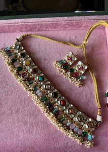 Chesta Ad Neck Set