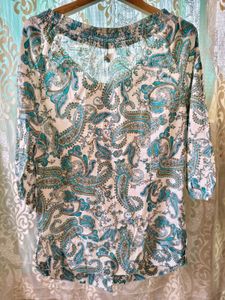 BOGO🎁Buy One Get 1 Free🎁Paisley Print Top