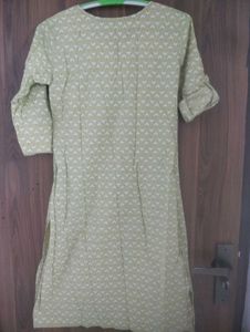 Avaasa Green Kurti