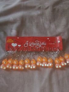 Excellent Unused Pack Of 12 Keychains