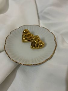 Chunky Lined Heart Studs Anti-tarnish