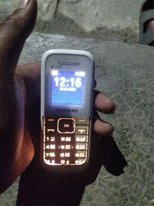 SAMSUNG KEYPAD MOBILE PHONE