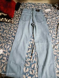 Light Blue Wide Leg Jeans(NEW)