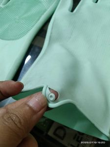 Free - Silicone Scrub Gloves