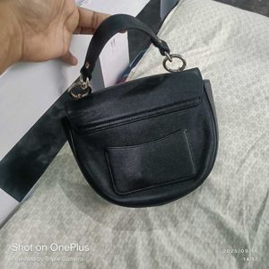 Leather Metrocity Small Handbag