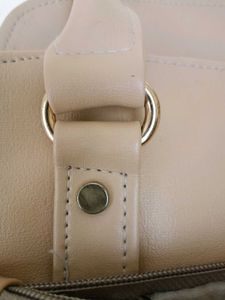 Elegant 👜 with 4 compartments n Spacious