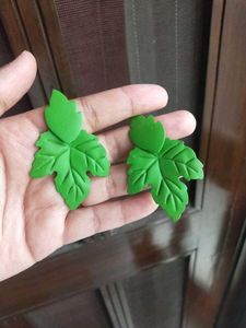 Green Leaf Earring