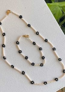 Daisy Chain Necklace