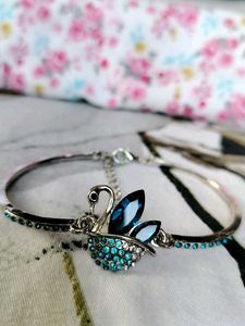 Crystal Swan Adjustable Bracelet