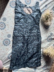 This kurta is a perfect blend of elegance and simp