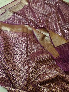 tissue slik Banarasi Saree 😍 expansive hai