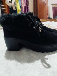 Black Fur Trim Boots