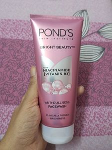Pond's Bright Beauty Facewash