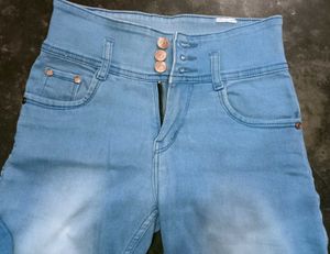 High-Waisted Light Wash Jeans 👖