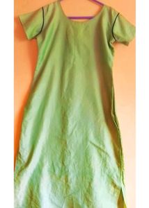 ✌🏼4 pieces ✌🏼Red Paisley Kurta 👗