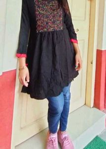 Embroidered Black Tunic 🖤