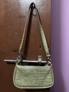 sage green croc baguette bag 🩶
