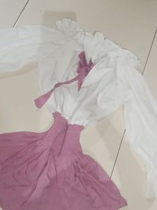 A Cute Pink N White Top🎀💓