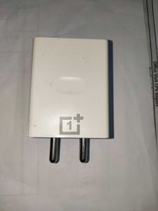 45 W Charger &amp; Cable