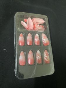 Press-on Nails with Floral Design